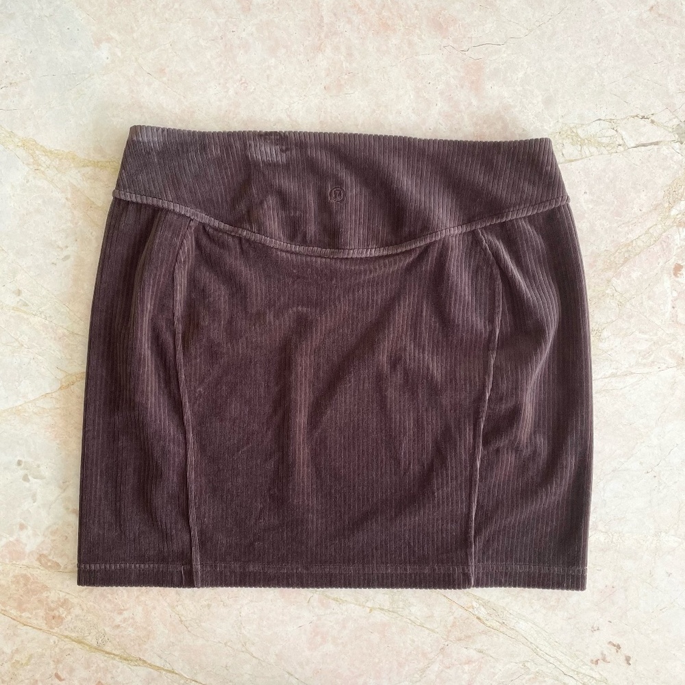 Lululemon scuba mid-rise velvet corduroy mini skirt